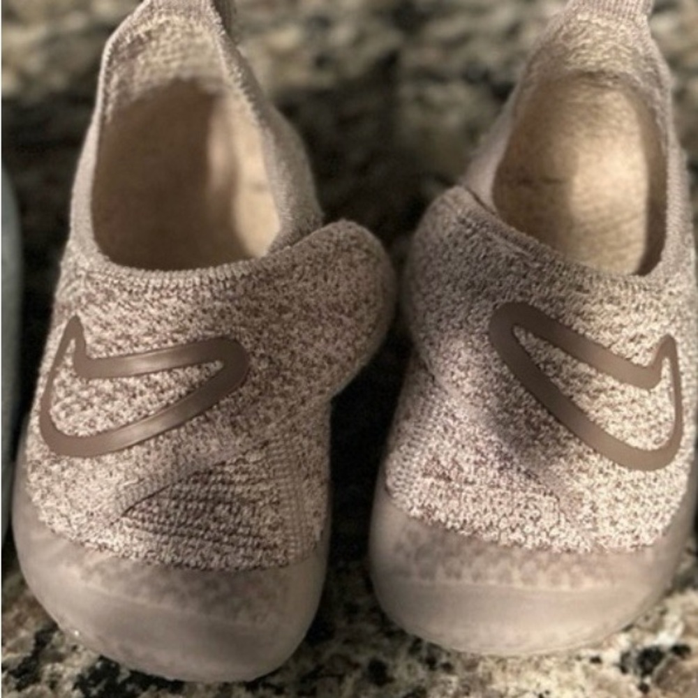 Nike swoosh 1 toddler